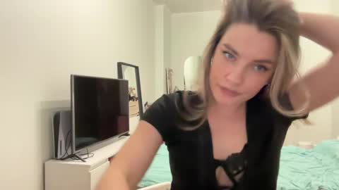 Snapshot of haley_rune chatting on February 21, 5:20 pm haley_rune online show from February 21, 5:20 pm