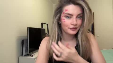 Snapshot of haley_rune chatting on February 14, 10:28 am haley_rune online show from February 14, 10:28 am