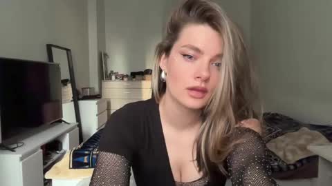 Snapshot of haley_rune chatting on February 5, 12:38 pm haley_rune online show from February 5, 12:38 pm