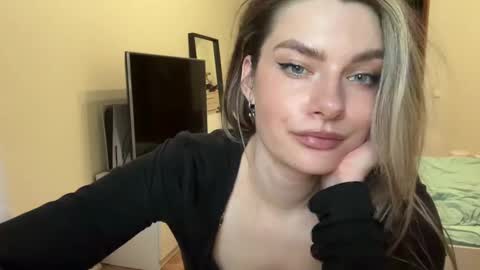Snapshot of haley_rune chatting on February 16, 2:32 pm haley_rune online show from February 16, 2:32 pm