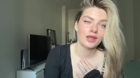 Snapshot of haley_rune chatting on February 16, 11:27 am haley_rune online show from February 16, 11:27 am