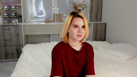 Snapshot of haleynygard chatting on September 17, 2:48 am Nika online show from September 17, 2:48 am