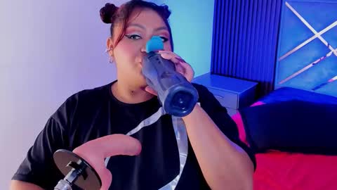 Halleyrosse online show from November 13, 4:37 am