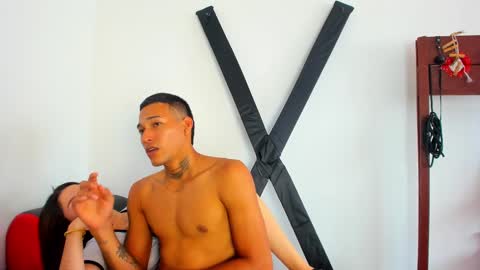 Hana and Zeta online show from February 13, 3:56 pm