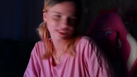 hana_mitsuri online show from March 3, 8:00 pm