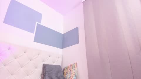 hanah_gray online show from February 6, 5:30 pm