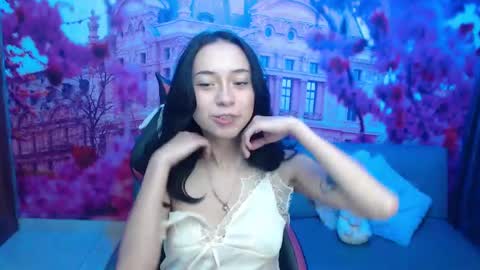 Snapshot of hanaku_8 chatting on December 6, 5:38 pm Hanaku online show from December 6, 5:38 pm