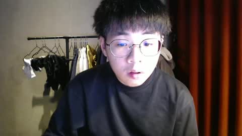 handsome_mannn online show from December 18, 7:19 pm