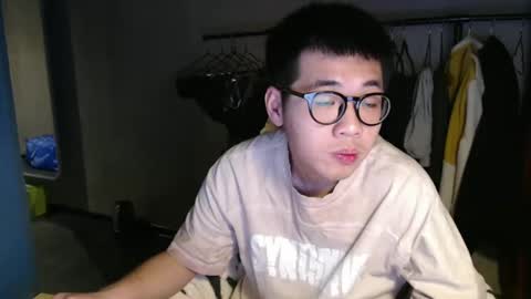 handsome_mannn online show from January 19, 1:32 am