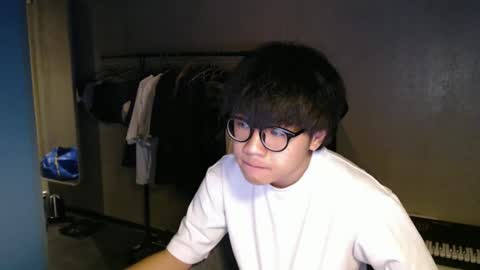 handsome_mannn online show from December 13, 11:33 pm