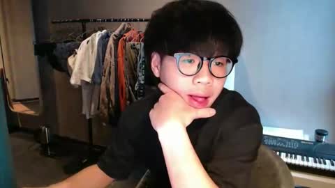 handsome_mannn online show from January 7, 9:25 am