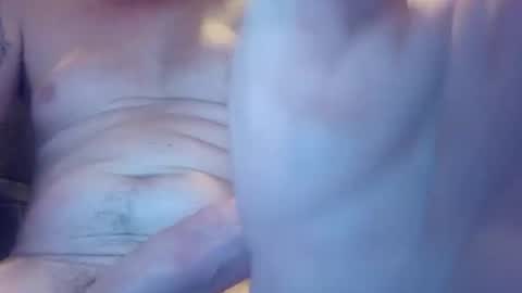 Snapshot of handsumload_11 chatting on December 7, 8:22 pm handsumload_11 online show from December 7, 8:22 pm