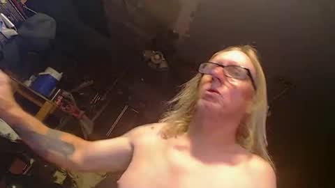 handystud33 online show from June 5, 12:43 pm