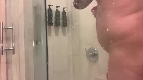 hangit0ut online show from April 18, 11:23 am