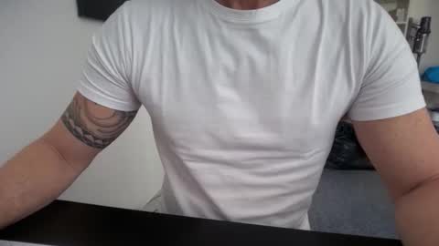 hanky online show from March 12, 10:52 am