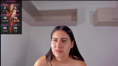 hanna__evans_ online show from June 24, 1:07 pm