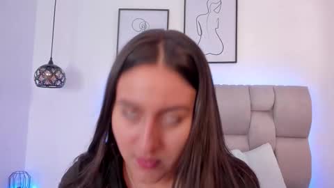 hanna__evans_ online show from January 14, 12:35 pm