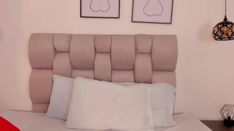 hanna__evans_ online show from October 5, 12:35 pm