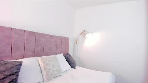 hanna_bunny15 online show from April 9, 10:15 pm