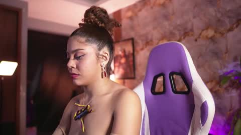 HANNA  online show from October 31, 1:17 am