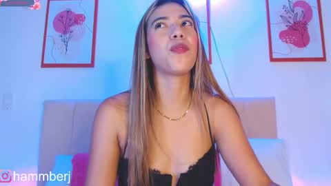 Snapshot of hannabronw chatting on March 2, 12:09 am Eliana online show from March 2, 12:09 am
