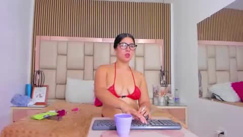 HannaClaire online show from September 27, 8:34 am