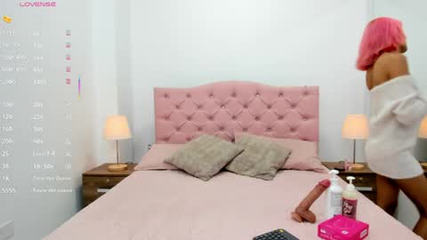 Hannah online show from March 26, 7:52 pm