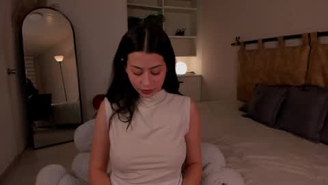 Hannah online show from September 29, 11:15 pm