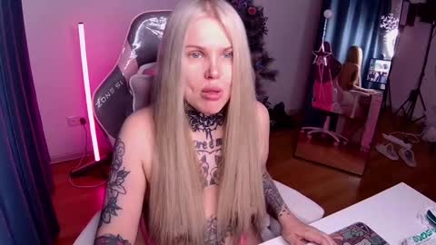 Hannah online show from January 15, 2:49 am