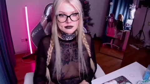Hannah online show from January 17, 3:45 am