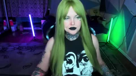 Hannah online show from March 5, 12:59 am