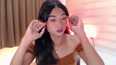 Snapshot of hannah_davis69 chatting on February 3, 5:18 am Alex online show from February 3, 5:18 am