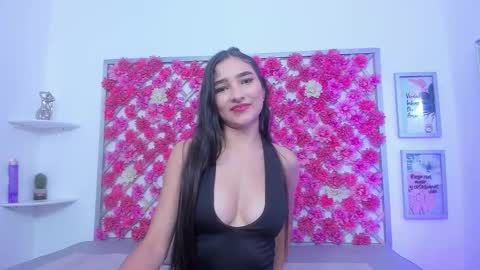 Hannah Miller online show from February 9, 12:42 pm