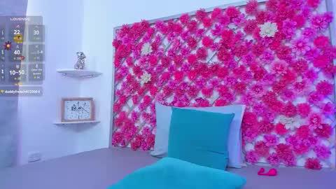 Snapshot of hannah_miller_1 chatting on September 13, 3:03 pm Hannah Miller online show from September 13, 3:03 pm