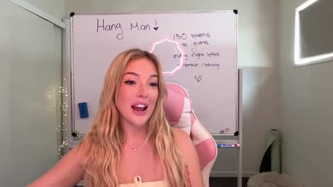 Hannah online show from January 8, 4:12 am
