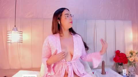 Hannah Lee online show from September 23, 8:15 pm