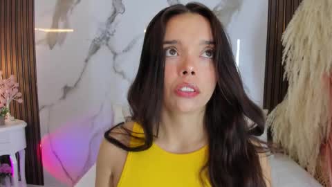 Hannahill69 online show from September 19, 4:49 am