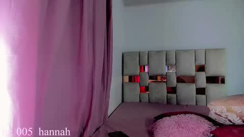 Snapshot of hannahsmit_ chatting on September 13, 8:28 am hannahsmit_ online show from September 13, 8:28 am