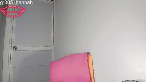 hannahsmit_ online show from October 22, 12:47 am