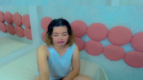 Snapshot of hannakimm69 chatting on February 8, 9:15 pm hanna online show from February 8, 9:15 pm