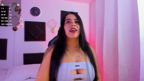 Hanna  online show from December 13, 9:10 pm