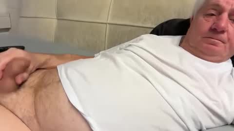 hans66760 online show from February 12, 7:35 pm