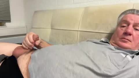 hans66760 online show from February 8, 8:10 pm