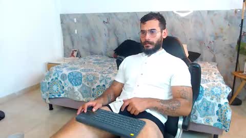 hanz_col online show from November 20, 3:16 am