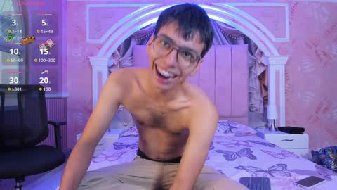 happy_cream_ online show from December 4, 8:01 pm