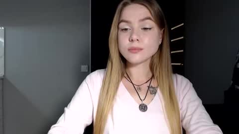 happy_fox_ online show from March 27, 5:36 pm