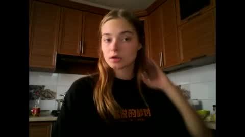 happyemily  online show from November 5, 12:07 pm