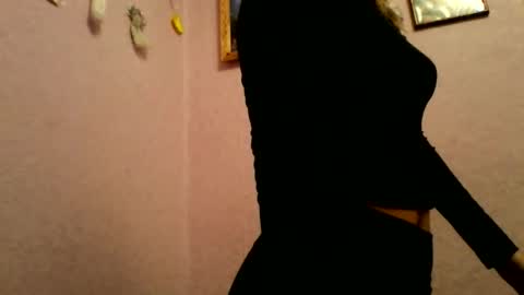 happyemily  online show from November 9, 7:05 pm