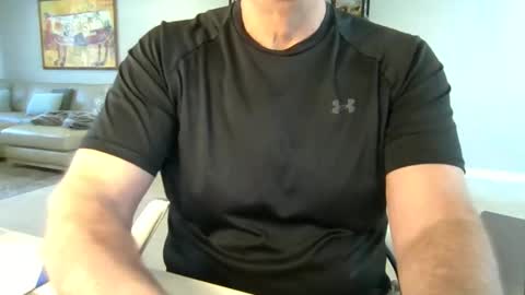 Snapshot of happyguyrob chatting on February 18, 6:47 pm happyguyrob online show from February 18, 6:47 pm