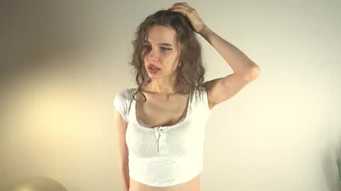 Evy  online show from April 5, 12:07 am